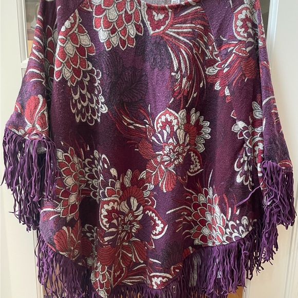 Susan Graver Poncho M\L Wine Color Beautiful Fringe - Picture 2 of 5